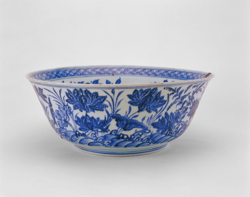 图片[1]-Blue and white lotus bowl-China Archive